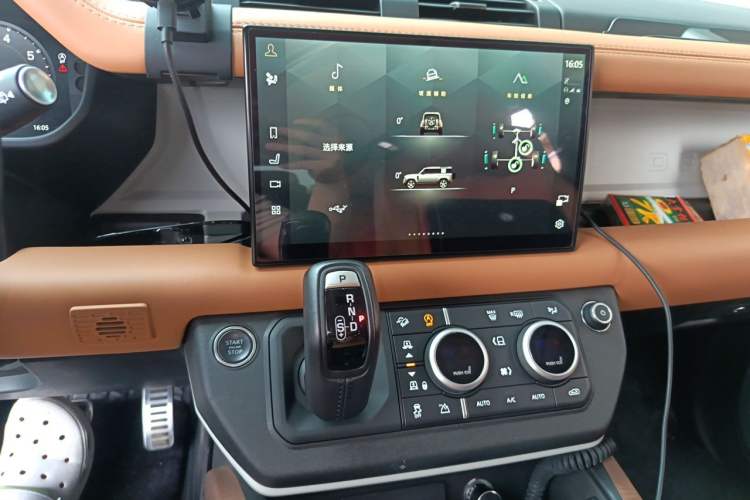 Used Land Rover Defender 2023 Facelift 110 3.0T P400 Dark Edition Audio And AC Panel
