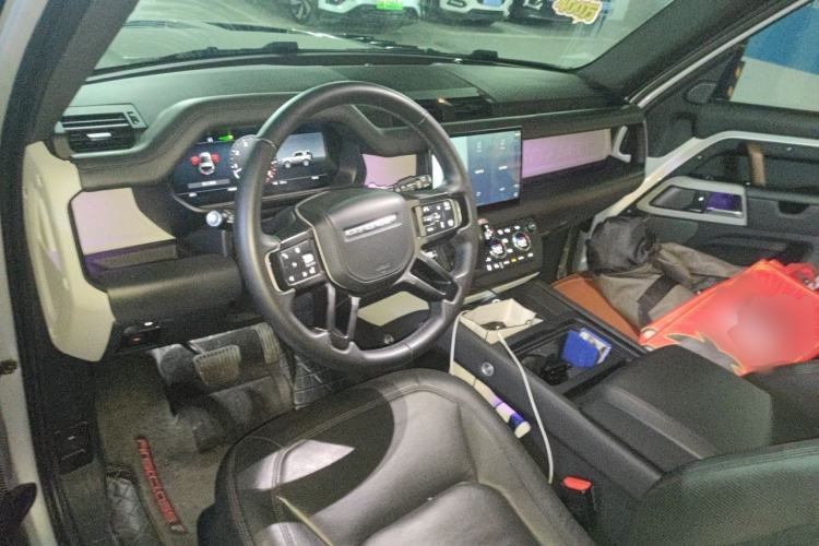Used Land Rover Defender 2023 Facelift 90 3.0T P400 XS Center Console
