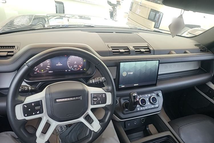 Used Land Rover Defender 2023 90 2.0T P300 X-DYNAMIC HSE Center Console