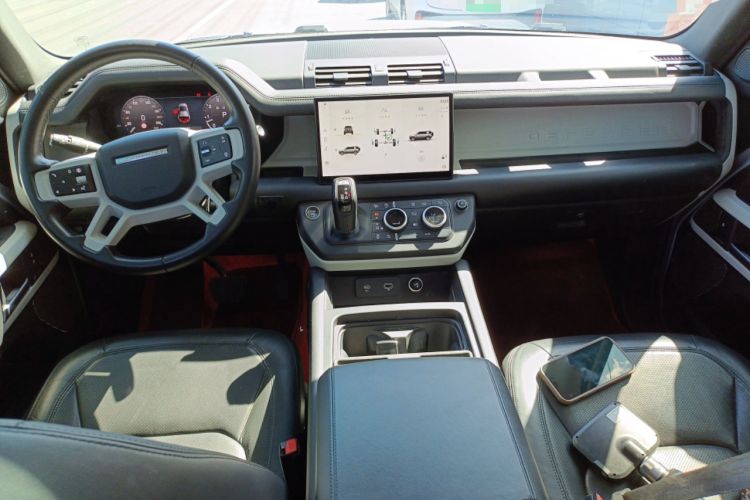 Used Land Rover Defender 2023 110 3.0T P400 75th Anniversary Legend Edition Center Console