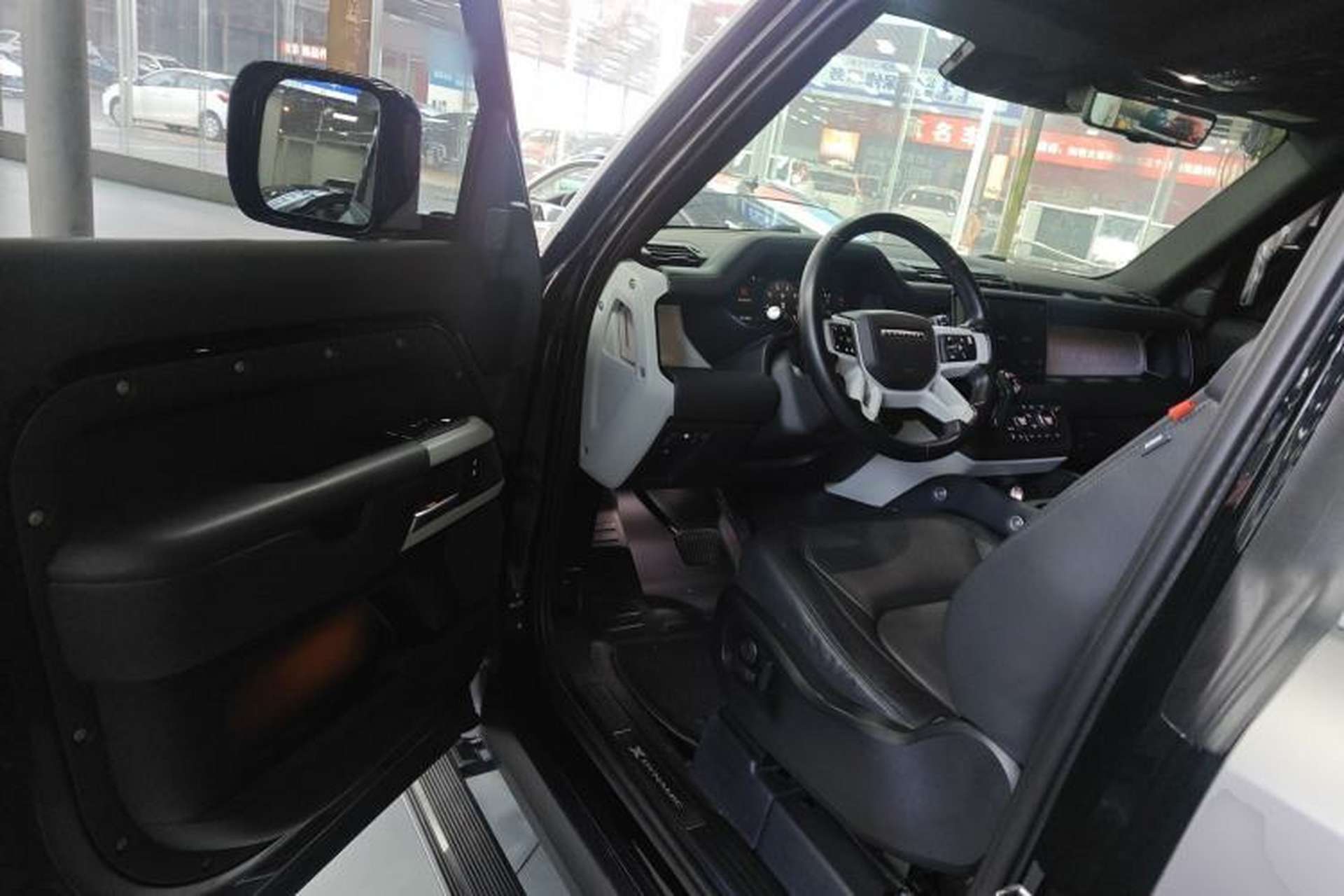 Used Land Rover Defender 2023 90 2.0T P300 X-DYNAMIC HSE Driver Seat