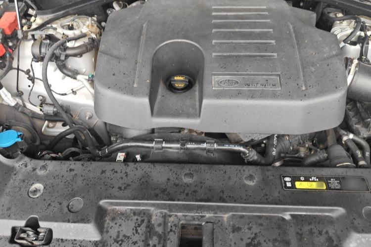 Used Land Rover Defender 2023 110 3.0T P400 X-DYNAMIC HSE Engine Bay