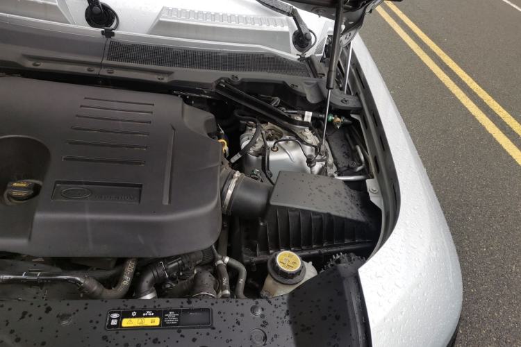 Used Land Rover Defender 2023 Facelift 110 3.0T P400 Dark Edition Engine Bay Left