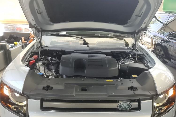 Used Land Rover Defender 2023 110 3.0T P400 Dark Edition Engine Bay
