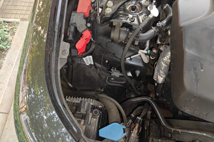 Used Land Rover Defender 2023 Facelift 110 3.0T P400 X-DYNAMIC HSE Engine Bay Right