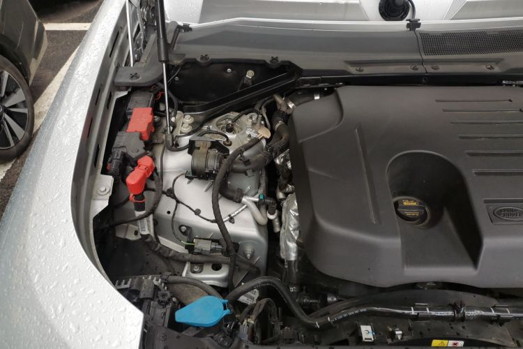 Used Land Rover Defender 2023 Facelift 110 3.0T P400 Dark Edition Engine Bay Right