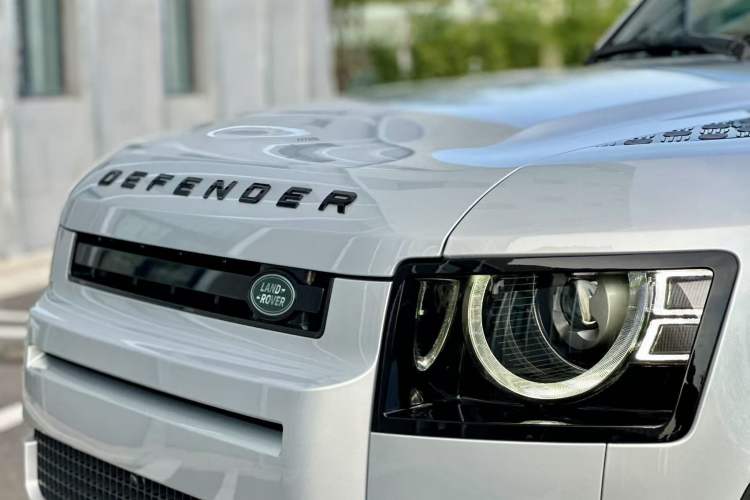 Used Land Rover Defender 2023 Facelift 110 3.0T P400 Dark Edition Exterior 6