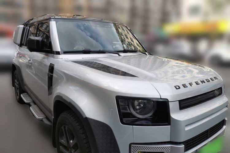 Used Land Rover Defender 2023 Facelift 110 3.0T P400 Dark Edition Front Right 45 Deg