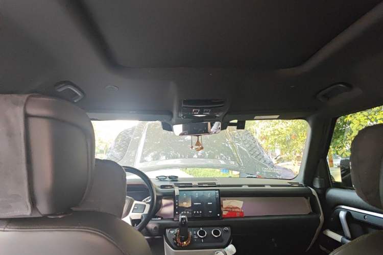 Used Land Rover Defender 2023 Facelift 110 3.0T P400 X-DYNAMIC HSE Headliner