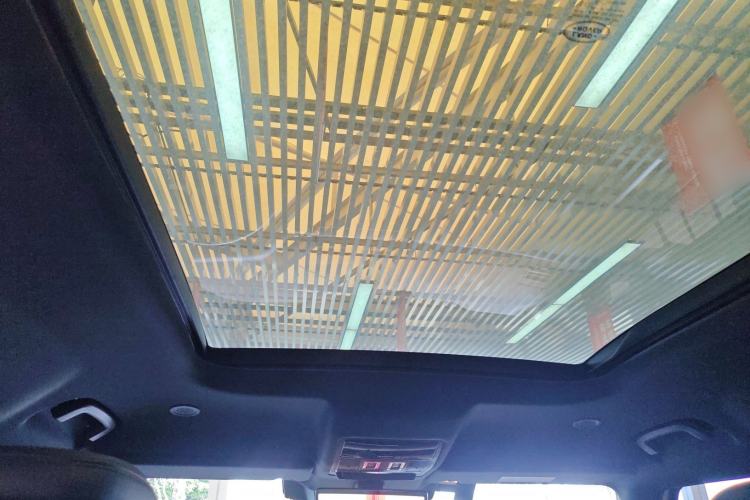 Used Land Rover Defender 2023 Facelift 110 3.0T P400 X-DYNAMIC HSE Headliner