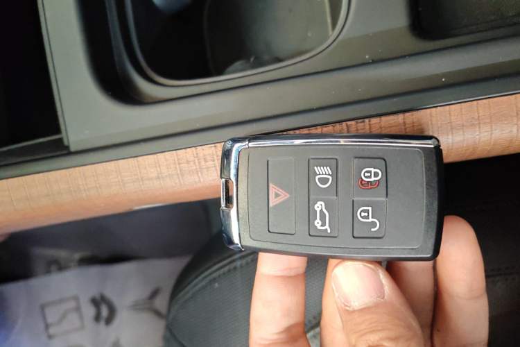 Used Land Rover Defender 2023 Facelift 110 3.0T P400 X-DYNAMIC HSE Interior 1