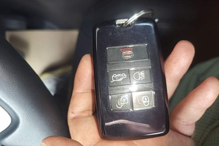 Used Land Rover Defender 2023 90 2.0T P300 X-DYNAMIC HSE Interior 1