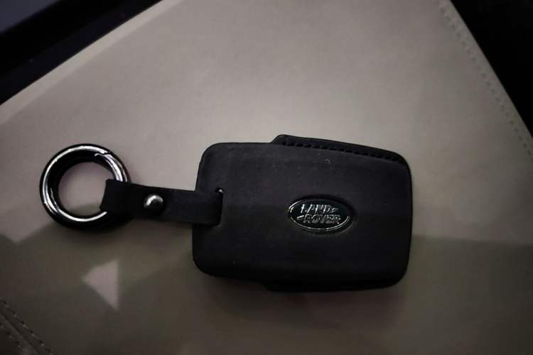 Used Land Rover Defender 2023 Facelift 90 2.0T P300 SE Interior 1