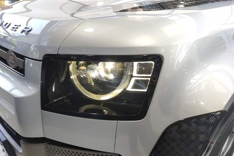 Used Land Rover Defender 2023 110 3.0T P400 Dark Edition Left Front Headlight