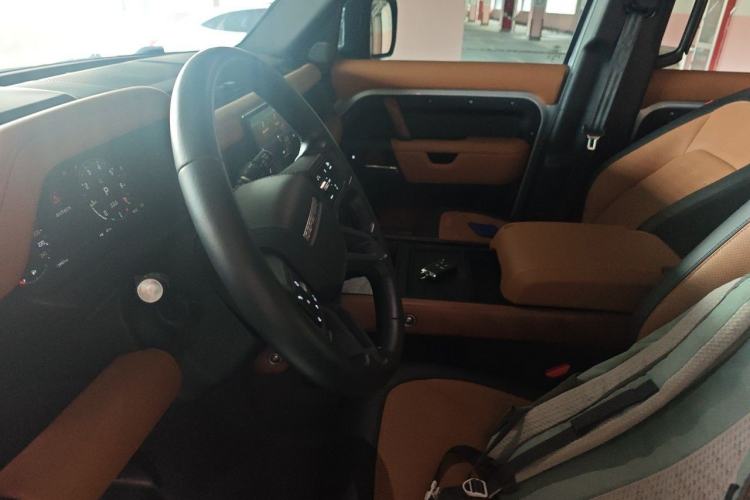 Used Land Rover Defender 2023 110 3.0T P400 X Left Front Seat