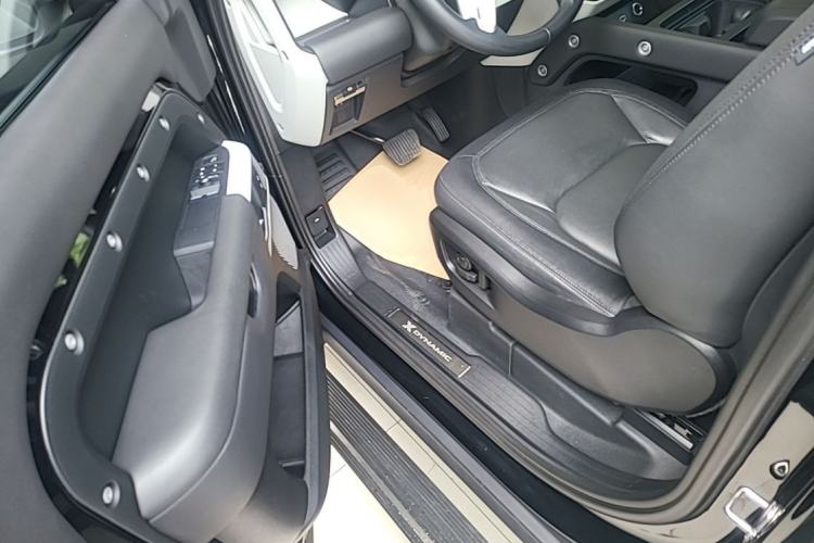 Used Land Rover Defender 2023 90 2.0T P300 X-DYNAMIC HSE Left Front Seat