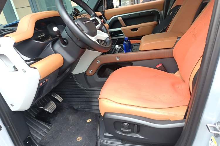 Used Land Rover Defender 2023 Facelift 110 3.0T P400 Dark Edition Left Front Seat