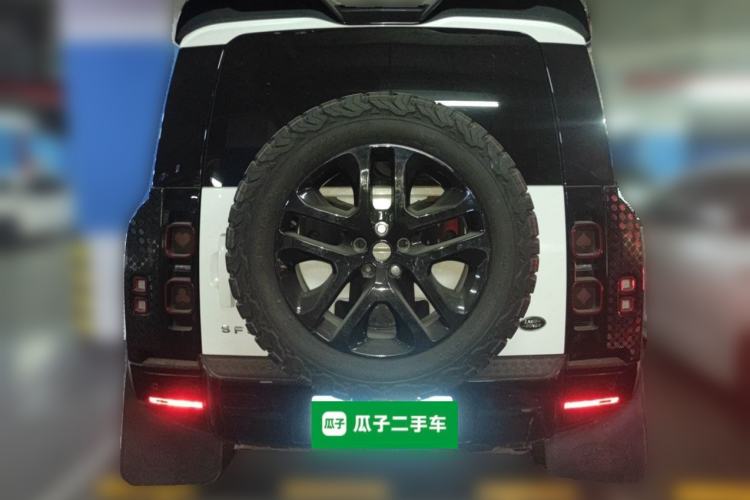 Used Land Rover Defender 2023 Facelift 90 3.0T P400 XS Rear