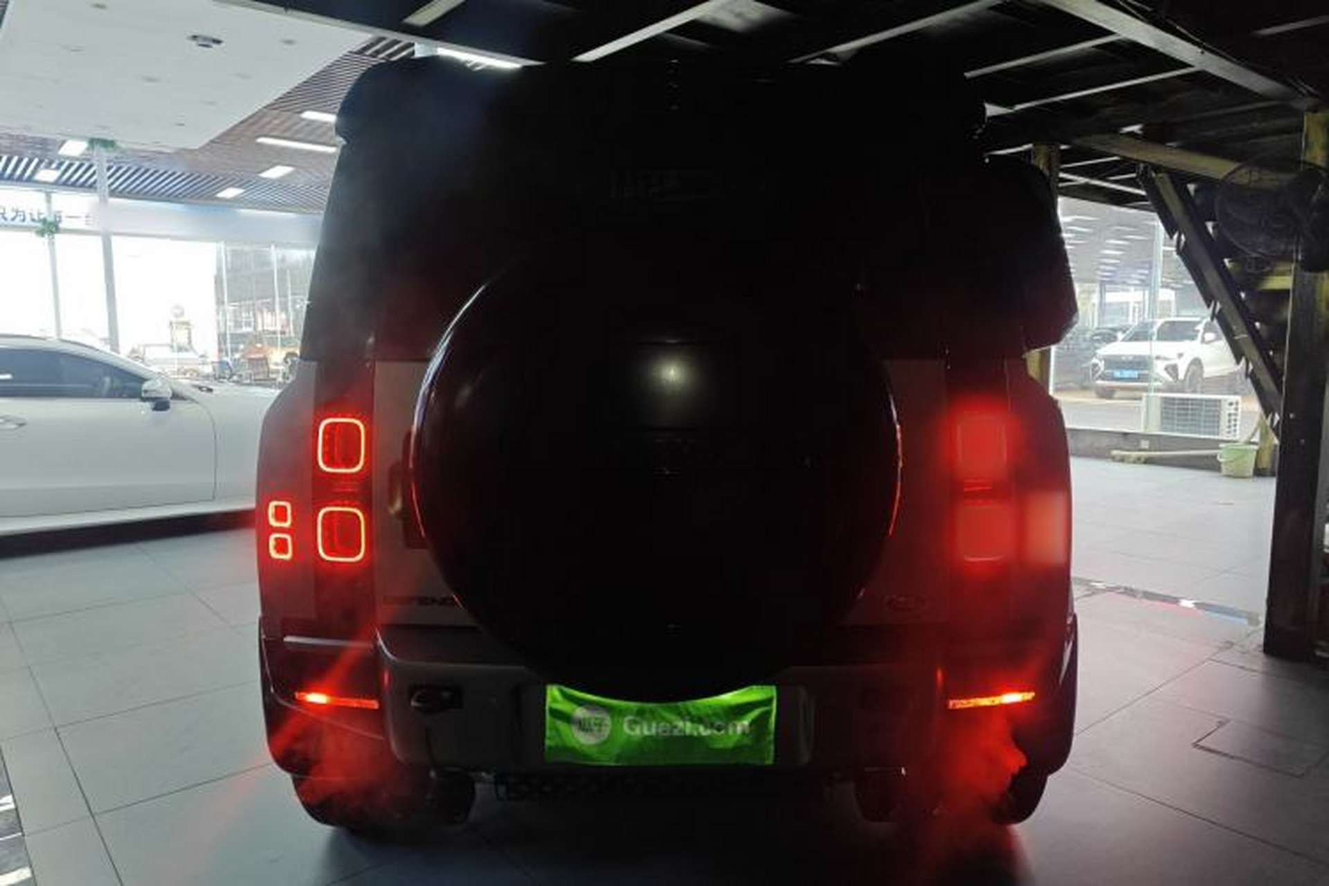 Used Land Rover Defender 2023 90 2.0T P300 X-DYNAMIC HSE Rear