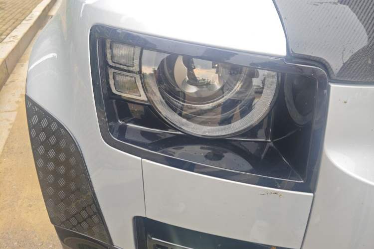 Used Land Rover Defender 2023 110 3.0T P400 X-DYNAMIC HSE Right Front Headlight