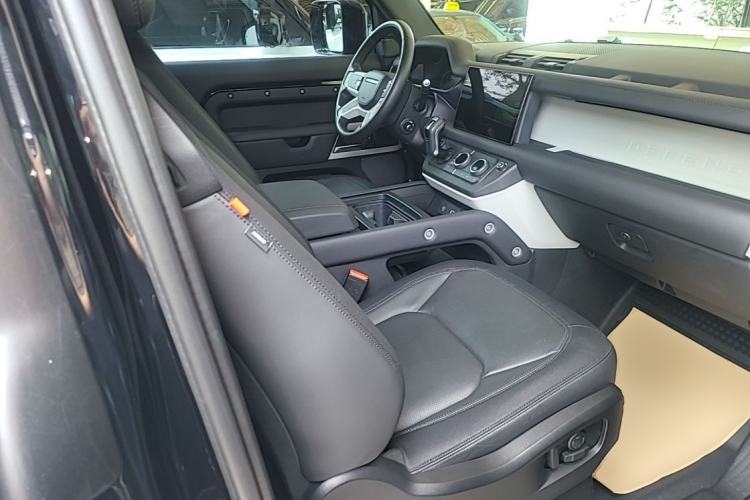 Used Land Rover Defender 2023 90 2.0T P300 X-DYNAMIC HSE Right Front Seat