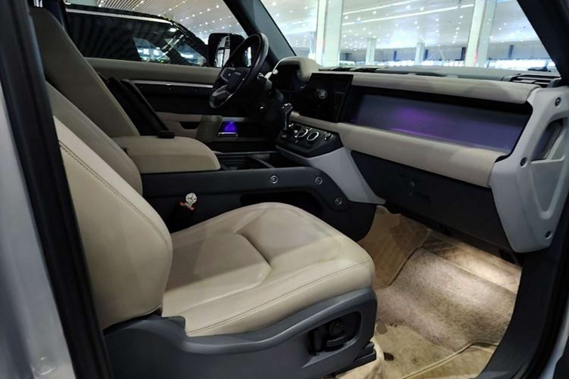 Used Land Rover Defender 2023 Facelift 90 2.0T P300 SE Right Front Seat
