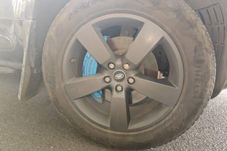 Used Land Rover Defender 2023 Facelift 110 3.0T P400 X-DYNAMIC HSE Right Front Wheel Hub