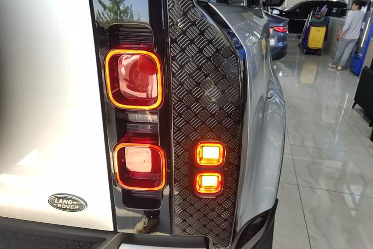 Used Land Rover Defender 2023 110 3.0T P400 Dark Edition Right Rear Taillight