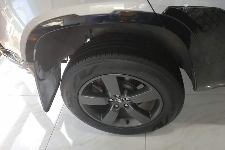 Used Land Rover Defender 2023 110 3.0T P400 Dark Edition Right Rear Wheel Hub