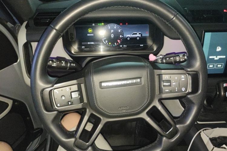 Used Land Rover Defender 2023 Facelift 90 3.0T P400 XS Steering Wheel