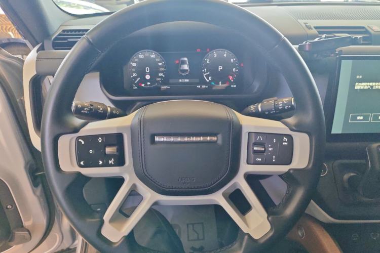Used Land Rover Defender 2023 Facelift 110 3.0T P400 X-DYNAMIC HSE Steering Wheel