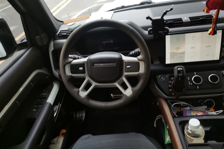 Used Land Rover Defender 2023 Facelift 110 3.0T P400 Dark Edition Steering Wheel