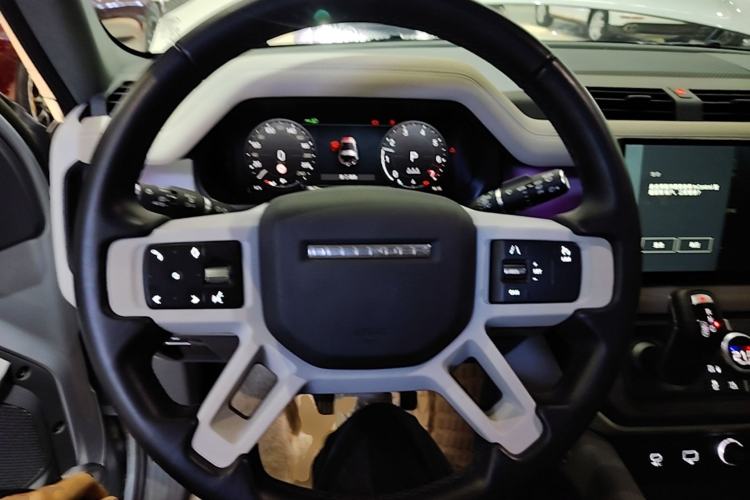 Used Land Rover Defender 2023 Facelift 90 2.0T P300 SE Steering Wheel