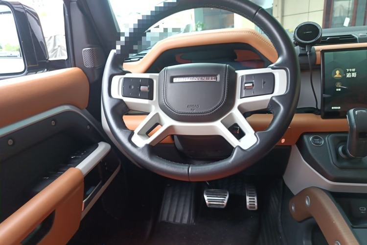 Used Land Rover Defender 2023 Facelift 110 3.0T P400 Dark Edition Steering Wheel