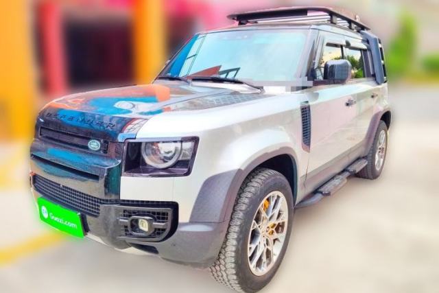 Land Rover Defender 2023 Facelift 110 3.0T P400 Dark Edition مستعملة