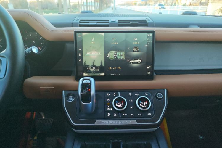 Used Land Rover Defender 2023 Facelift 110 3.0T P400 Dark Edition Audio And AC Panel