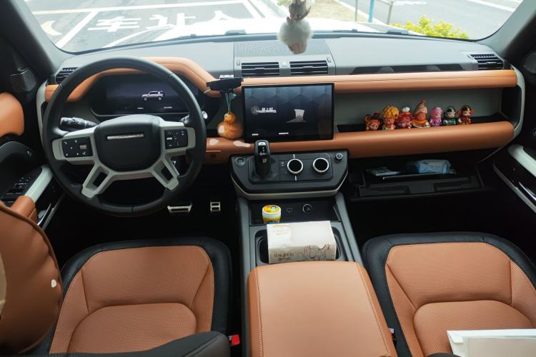 Used Land Rover Defender 2023 Facelift 110 3.0T P400 X-DYNAMIC HSE Center Console