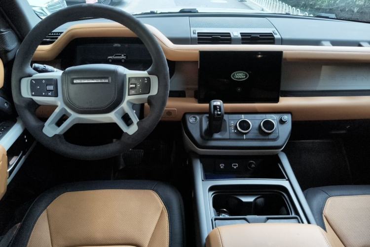 Used Land Rover Defender 2023 Facelift 110 3.0T P400 X-DYNAMIC HSE Center Console