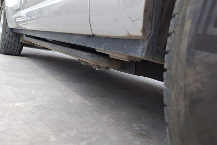 Used Land Rover Defender 2023 130 3.0T P400 HSE Chassis Front Right
