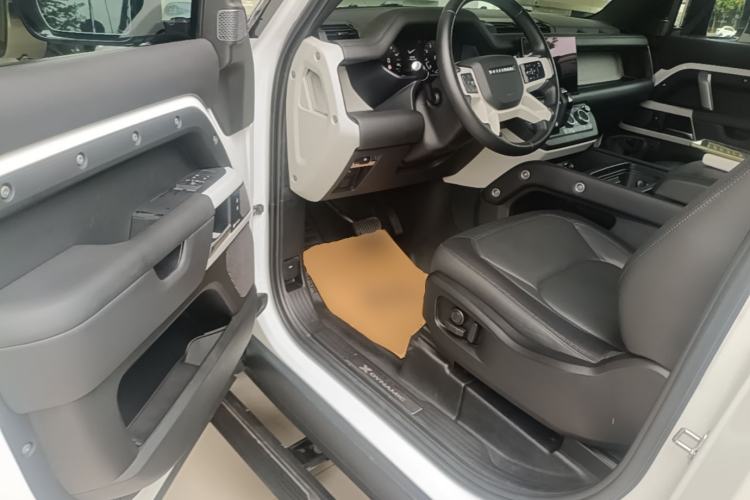 Used Land Rover Defender 2023 Facelift 90 2.0T P300 X-DYNAMIC HSE Driver Seat