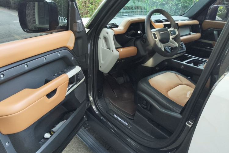 Used Land Rover Defender 2023 Facelift 110 3.0T P400 X-DYNAMIC HSE Driver Seat