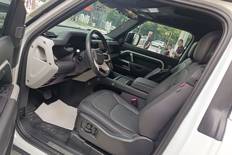 Used Land Rover Defender 2023 Facelift 90 2.0T P300 X-DYNAMIC HSE Driver Seat