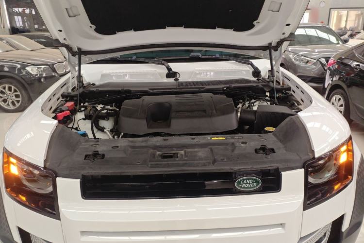 Used Land Rover Defender 2023 Facelift 110 3.0T P400 Dark Edition Engine Bay