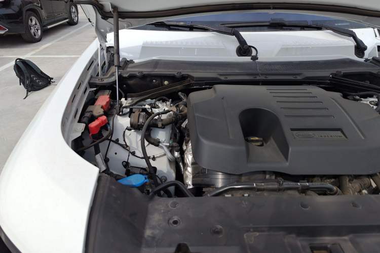 Used Land Rover Defender 2023 130 3.0T P400 HSE Engine Bay Right