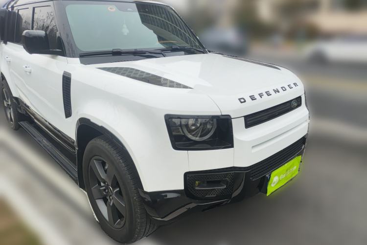Used Land Rover Defender 2023 Facelift 110 3.0T P400 X-DYNAMIC HSE Front Right 45 Deg
