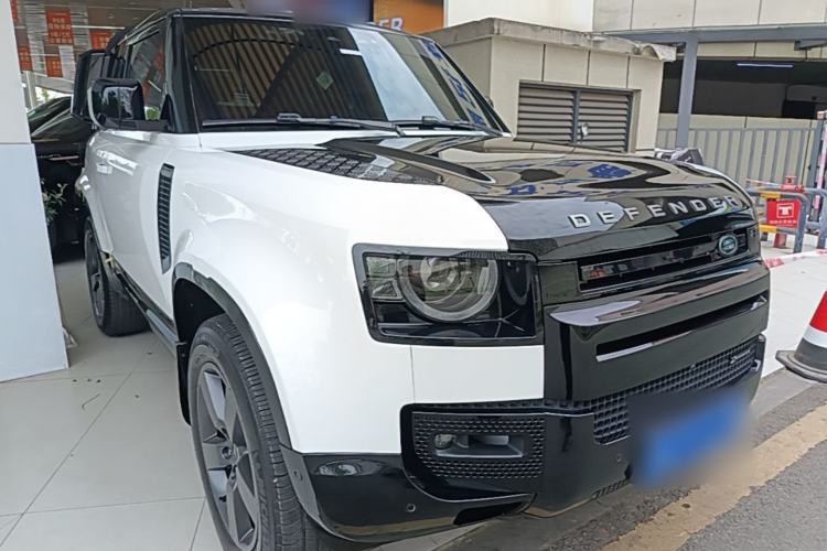 Used Land Rover Defender 2023 Facelift 90 2.0T P300 X-DYNAMIC HSE Front Right 45 Deg