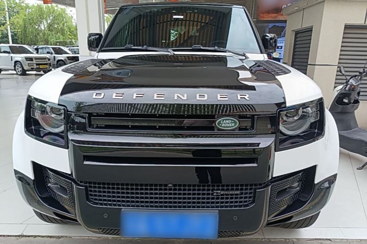 Used Land Rover Defender 2023 Facelift 90 2.0T P300 X-DYNAMIC HSE Front