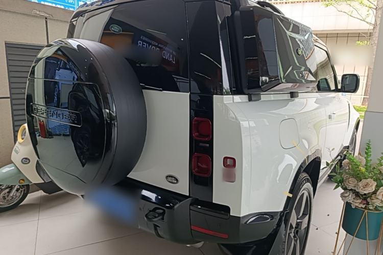 Used Land Rover Defender 2023 Facelift 90 2.0T P300 X-DYNAMIC HSE Rear Right 45 Deg