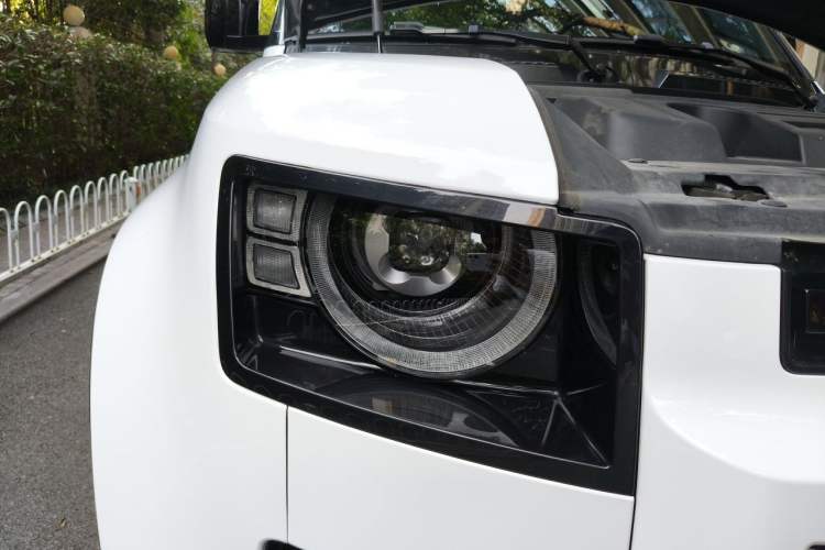 Used Land Rover Defender 2023 Facelift 110 3.0T P400 X-DYNAMIC HSE Right Front Headlight