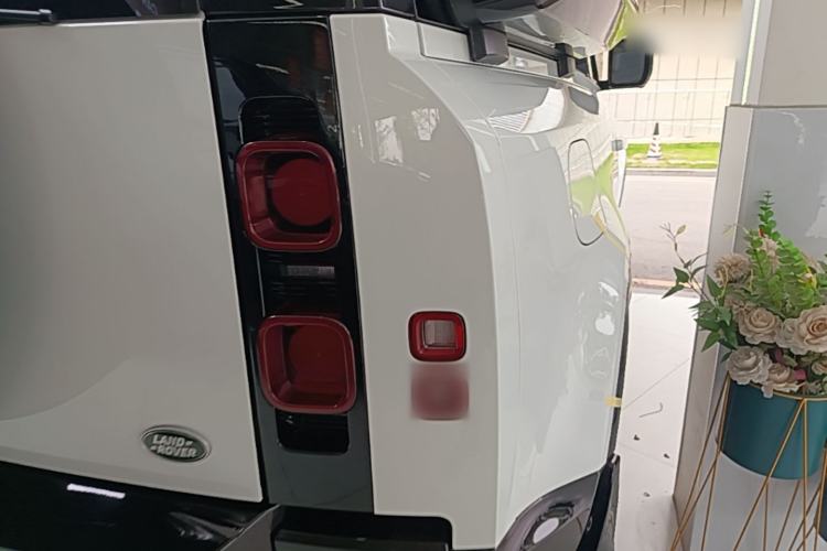 Used Land Rover Defender 2023 Facelift 90 2.0T P300 X-DYNAMIC HSE Right Rear Taillight